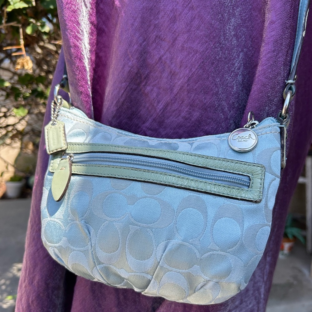 Coach Light Blue 2000s Crossbody Bag ๐ฉต - Picture 3 of 16